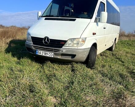 Белый Мерседес Sprinter, объемом двигателя 2.2 л и пробегом 700 тыс. км за 10000 $, фото 1 на Automoto.ua