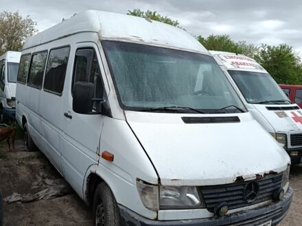 Білий Мерседес Sprinter, об'ємом двигуна 2.9 л та пробігом 800 тис. км за 4900 $, фото 1 на Automoto.ua