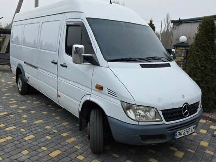 Белый Мерседес Sprinter, объемом двигателя 2.7 л и пробегом 606 тыс. км за 11900 $, фото 1 на Automoto.ua