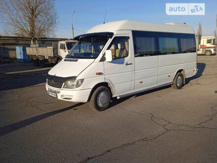 Белый Мерседес Sprinter, объемом двигателя 0 л и пробегом 989 тыс. км за 15500 $, фото 1 на Automoto.ua