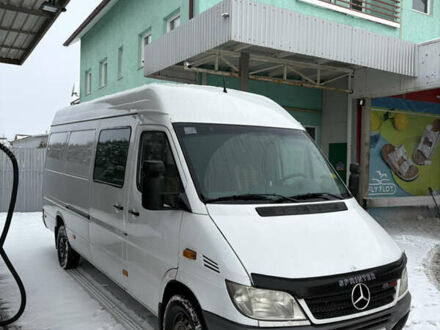 Белый Мерседес Sprinter, объемом двигателя 2.7 л и пробегом 300 тыс. км за 11000 $, фото 1 на Automoto.ua