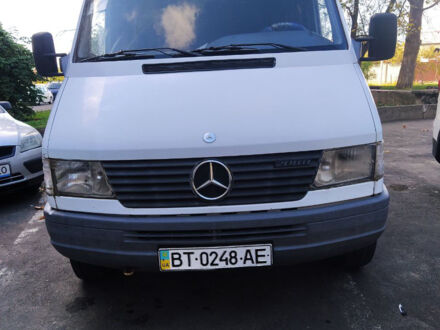 Белый Мерседес Sprinter, объемом двигателя 0 л и пробегом 400 тыс. км за 8000 $, фото 1 на Automoto.ua