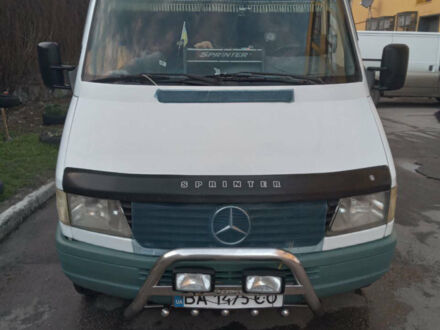 Белый Мерседес Sprinter, объемом двигателя 2.3 л и пробегом 260 тыс. км за 7900 $, фото 1 на Automoto.ua