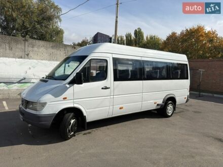 Белый Мерседес Sprinter, объемом двигателя 2.87 л и пробегом 300 тыс. км за 12800 $, фото 1 на Automoto.ua