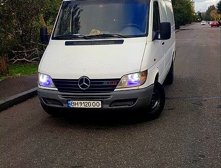 Білий Мерседес Sprinter, об'ємом двигуна 2.7 л та пробігом 300 тис. км за 7000 $, фото 1 на Automoto.ua