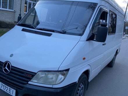 Белый Мерседес Sprinter, объемом двигателя 2.1 л и пробегом 787 тыс. км за 8850 $, фото 1 на Automoto.ua