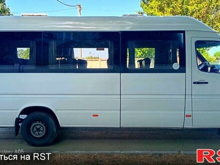 Белый Мерседес Sprinter, объемом двигателя 2.9 л и пробегом 800 тыс. км за 10000 $, фото 1 на Automoto.ua