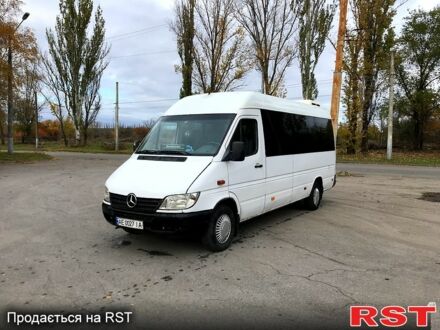 Білий Мерседес Sprinter, об'ємом двигуна 2.1 л та пробігом 450 тис. км за 9700 $, фото 1 на Automoto.ua