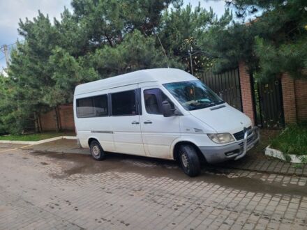 Белый Мерседес Sprinter, объемом двигателя 2.2 л и пробегом 650 тыс. км за 6500 $, фото 1 на Automoto.ua