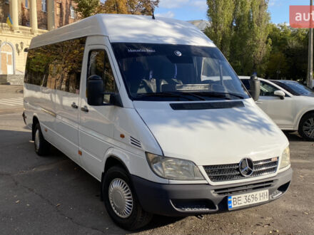Белый Мерседес Sprinter, объемом двигателя 2.16 л и пробегом 600 тыс. км за 12000 $, фото 1 на Automoto.ua