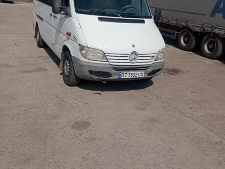 Белый Мерседес Sprinter, объемом двигателя 2.2 л и пробегом 500 тыс. км за 5527 $, фото 1 на Automoto.ua