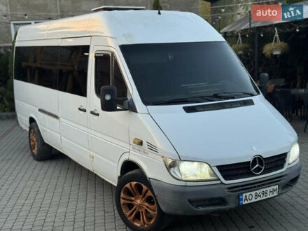 Белый Мерседес Sprinter, объемом двигателя 2.15 л и пробегом 500 тыс. км за 3999 $, фото 1 на Automoto.ua