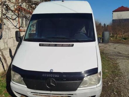 Белый Мерседес Sprinter, объемом двигателя 2.15 л и пробегом 700 тыс. км за 5200 $, фото 1 на Automoto.ua