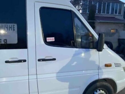 Белый Мерседес Sprinter, объемом двигателя 2.2 л и пробегом 405 тыс. км за 8500 $, фото 1 на Automoto.ua