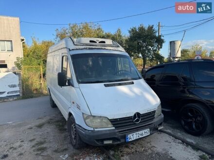 Белый Мерседес Sprinter, объемом двигателя 2.15 л и пробегом 600 тыс. км за 3800 $, фото 1 на Automoto.ua