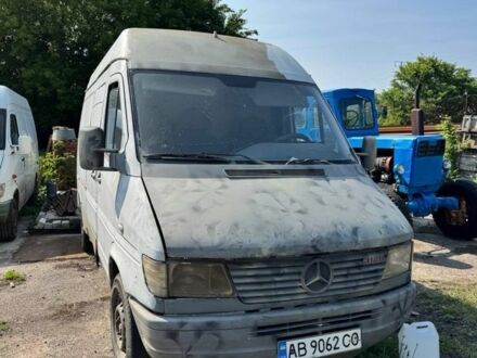 Мерседес Sprinter 2000 в Лубнах на Automoto.ua Белый Мерседес Sprinter, объемом двигателя 2.3 л и пробегом 150 тыс. км за 2200 $, фото 1 на Automoto.ua