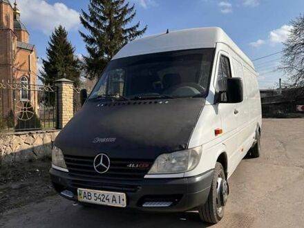 Белый Мерседес Sprinter, объемом двигателя 2.2 л и пробегом 480 тыс. км за 12500 $, фото 1 на Automoto.ua