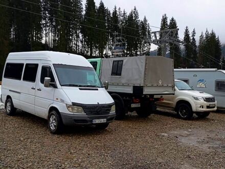 Белый Мерседес Sprinter, объемом двигателя 2.2 л и пробегом 450 тыс. км за 7500 $, фото 1 на Automoto.ua