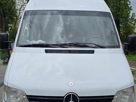 Мерседес Sprinter 2000 у Івано-Франківську на Automoto.ua Білий Мерседес Sprinter, об'ємом двигуна 2.1 л та пробігом 350 тис. км за 10500 $, фото 1 на Automoto.ua