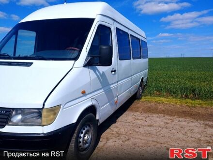 Белый Мерседес Sprinter, объемом двигателя 2.3 л и пробегом 250 тыс. км за 5500 $, фото 1 на Automoto.ua