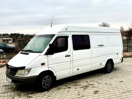 Белый Мерседес Sprinter, объемом двигателя 2.7 л и пробегом 408 тыс. км за 8700 $, фото 1 на Automoto.ua