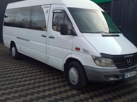 Белый Мерседес Sprinter, объемом двигателя 2.1 л и пробегом 500 тыс. км за 9000 $, фото 1 на Automoto.ua