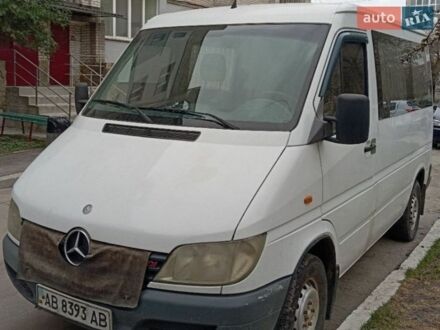 Белый Мерседес Sprinter, объемом двигателя 2.15 л и пробегом 500 тыс. км за 6000 $, фото 1 на Automoto.ua