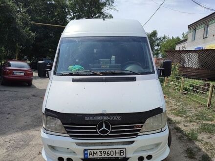 Белый Мерседес Sprinter, объемом двигателя 2.3 л и пробегом 500 тыс. км за 7000 $, фото 1 на Automoto.ua