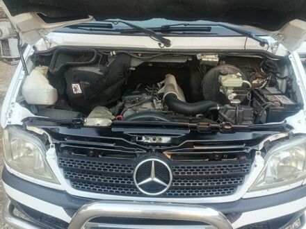 Белый Мерседес Sprinter, объемом двигателя 2.69 л и пробегом 595 тыс. км за 8300 $, фото 1 на Automoto.ua
