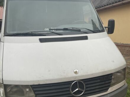 Білий Мерседес Sprinter, об'ємом двигуна 2.9 л та пробігом 450 тис. км за 4500 $, фото 1 на Automoto.ua