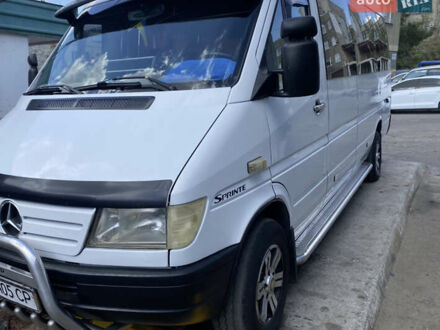Белый Мерседес Sprinter, объемом двигателя 2.9 л и пробегом 170 тыс. км за 12300 $, фото 1 на Automoto.ua