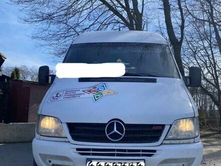 Белый Мерседес Sprinter, объемом двигателя 2.1 л и пробегом 405 тыс. км за 10500 $, фото 1 на Automoto.ua