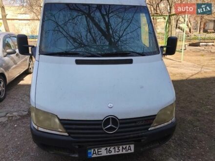Белый Мерседес Sprinter, объемом двигателя 2.1 л и пробегом 500 тыс. км за 3500 $, фото 1 на Automoto.ua