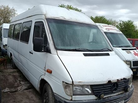 Белый Мерседес Sprinter, объемом двигателя 2.87 л и пробегом 800 тыс. км за 3900 $, фото 1 на Automoto.ua