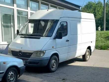 Белый Мерседес Sprinter, объемом двигателя 2.2 л и пробегом 596 тыс. км за 3355 $, фото 1 на Automoto.ua