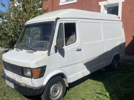 Білий Мерседес Sprinter, об'ємом двигуна 2.3 л та пробігом 300 тис. км за 2500 $, фото 1 на Automoto.ua