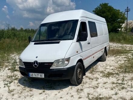 Белый Мерседес Sprinter, объемом двигателя 2.2 л и пробегом 833 тыс. км за 7400 $, фото 1 на Automoto.ua