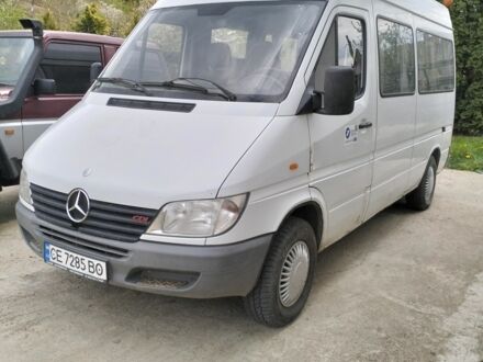 Белый Мерседес Sprinter, объемом двигателя 2.1 л и пробегом 400 тыс. км за 5600 $, фото 1 на Automoto.ua