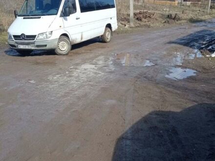 Белый Мерседес Sprinter, объемом двигателя 2.1 л и пробегом 405 тыс. км за 5500 $, фото 1 на Automoto.ua