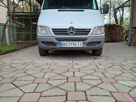 Белый Мерседес Sprinter, объемом двигателя 2.69 л и пробегом 440 тыс. км за 10500 $, фото 1 на Automoto.ua