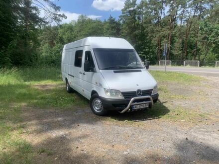 Белый Мерседес Sprinter, объемом двигателя 2.1 л и пробегом 700 тыс. км за 8500 $, фото 1 на Automoto.ua