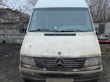 Белый Мерседес Sprinter, объемом двигателя 2.87 л и пробегом 400 тыс. км за 2300 $, фото 1 на Automoto.ua