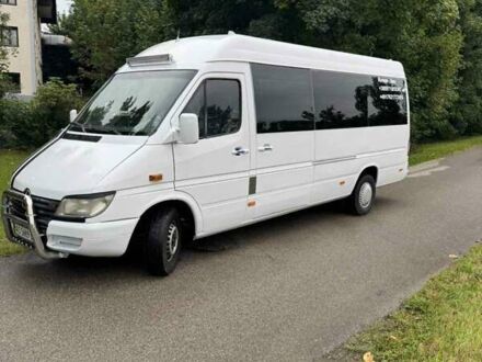 Белый Мерседес Sprinter, объемом двигателя 2.15 л и пробегом 600 тыс. км за 8000 $, фото 1 на Automoto.ua