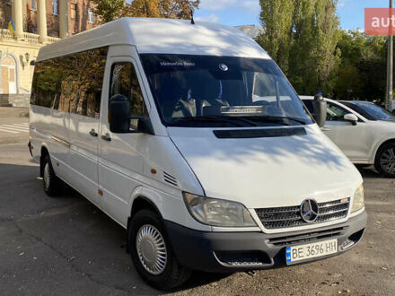 Мерседес Sprinter 2000 в Николаеве на Automoto.ua Белый Мерседес Sprinter, объемом двигателя 2.16 л и пробегом 600 тыс. км за 13200 $, фото 1 на Automoto.ua
