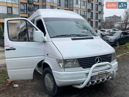 Мерседес Sprinter 2000 у Дніпро (Дніпропетровську) на Automoto.ua Білий Мерседес Sprinter, об'ємом двигуна 0 л та пробігом 500 тис. км за 7000 $, фото 1 на Automoto.ua