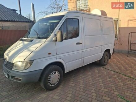 Белый Мерседес Sprinter, объемом двигателя 2.15 л и пробегом 350 тыс. км за 4600 $, фото 1 на Automoto.ua