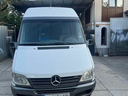 Белый Мерседес Sprinter, объемом двигателя 2.15 л и пробегом 500 тыс. км за 15000 $, фото 1 на Automoto.ua