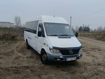 Белый Мерседес Sprinter, объемом двигателя 0 л и пробегом 400 тыс. км за 9900 $, фото 1 на Automoto.ua