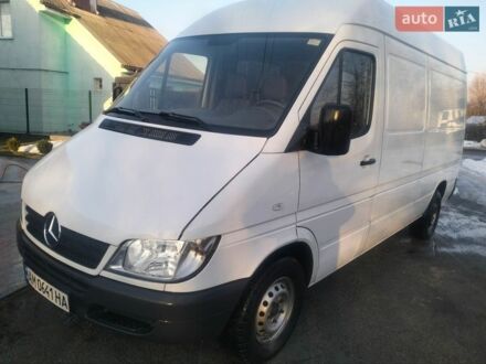 Белый Мерседес Sprinter, объемом двигателя 2.1 л и пробегом 500 тыс. км за 10500 $, фото 1 на Automoto.ua