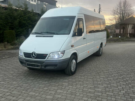 Белый Мерседес Sprinter, объемом двигателя 2.7 л и пробегом 700 тыс. км за 13800 $, фото 1 на Automoto.ua